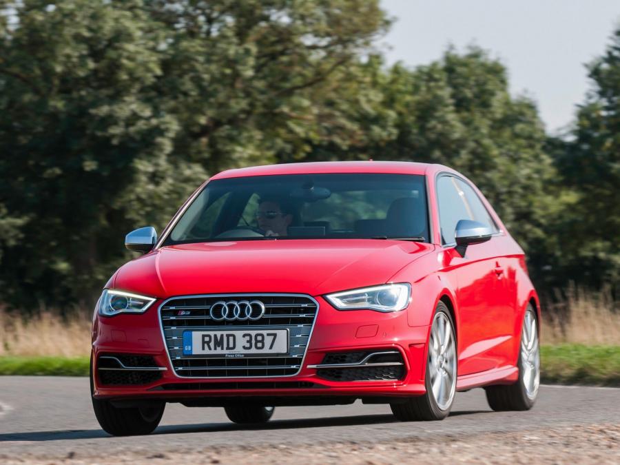  Audi S3 (8V) 2013 года  (UK) (фото 18 из 21)